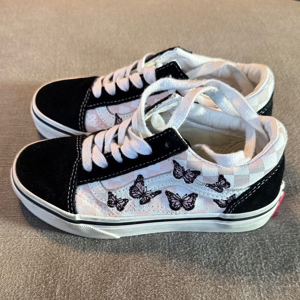 Vans - Black & Pink Butterfly Skate Sneakers - Classic Low Top